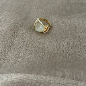 Gold ring size 7 with beautiful white stone